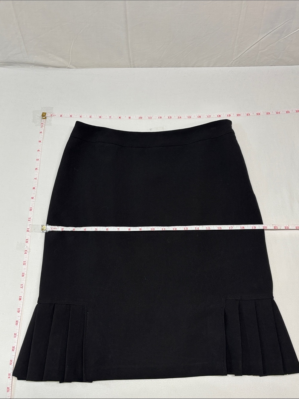 Tahari Arthur S Levine Black Pencil Skirt with Pleated Hem 266 work party trendy - Picture 4 of 4